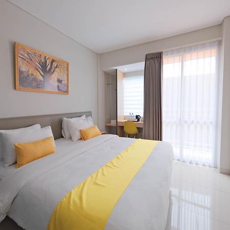 S101 Hotels Semarang Eksteriør billede