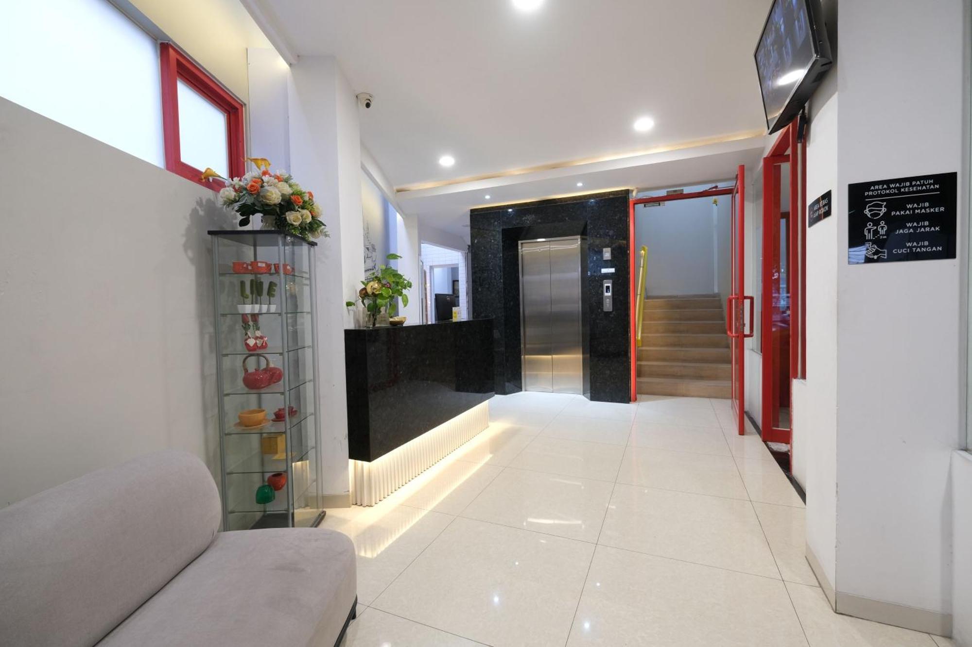 S101 Hotels Semarang Eksteriør billede