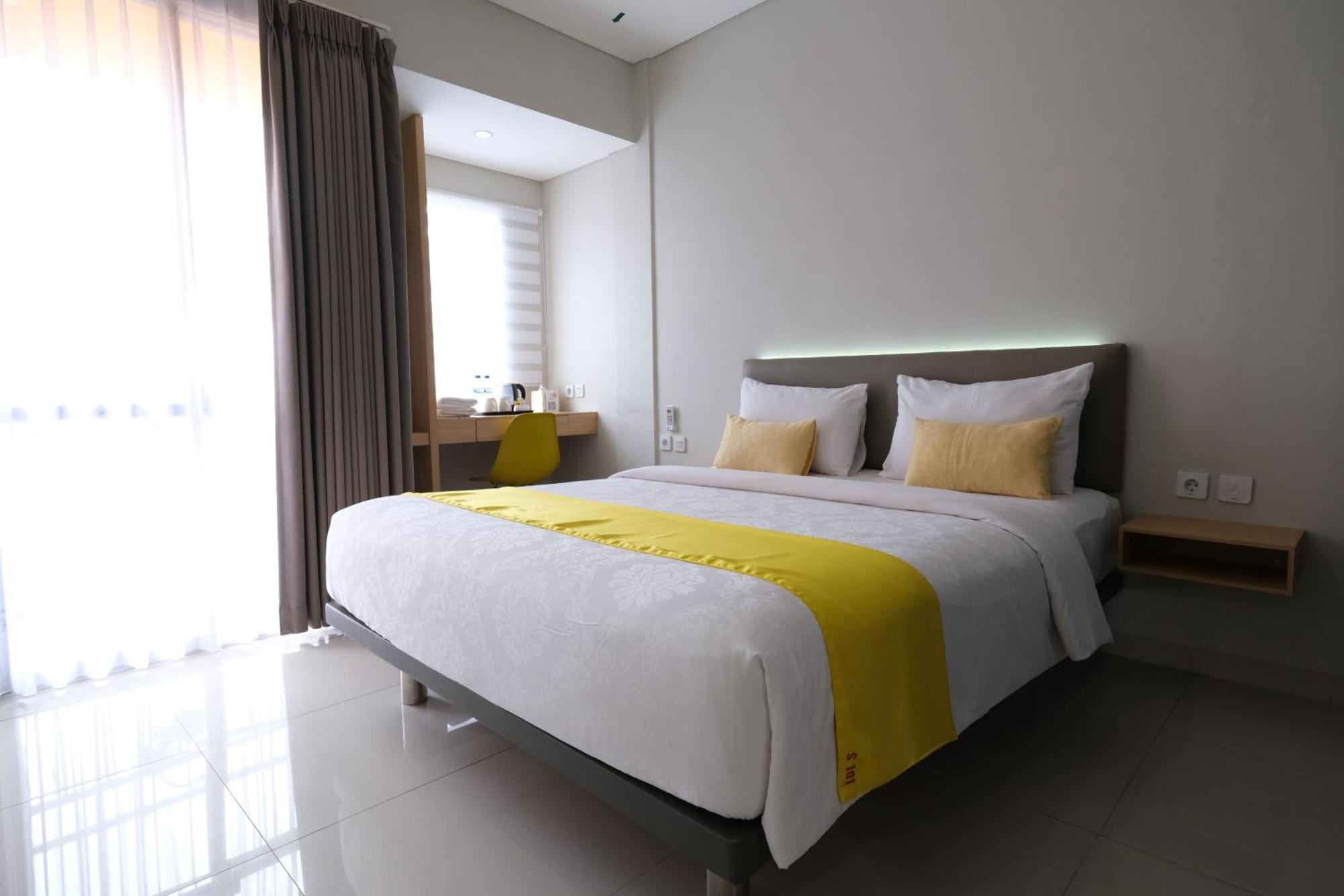S101 Hotels Semarang Eksteriør billede